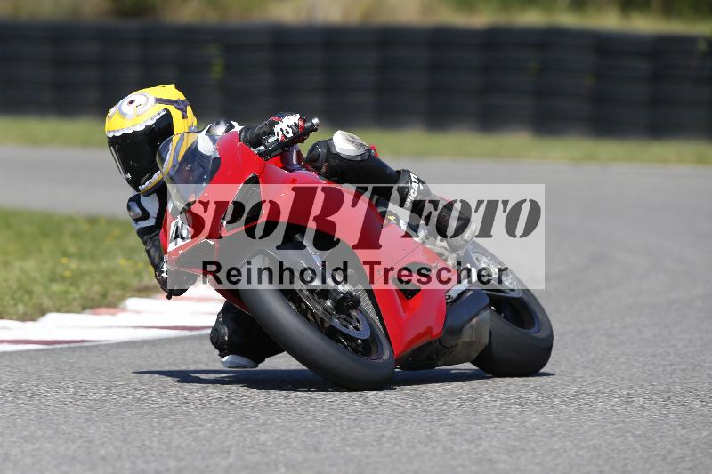 /Archiv-2025/48 25.08.2025 Cornu Master School ADR/rot-rouge/40